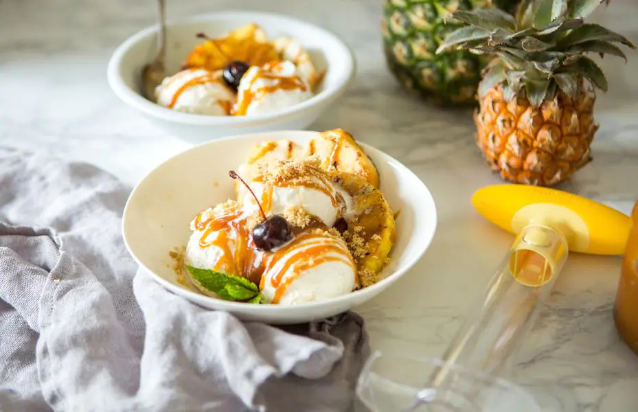 Grilled Pineapple Ice Cream Sundaes With Caramel Sauce Goodcook 